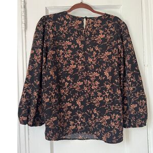Monday Fun Women SZ M pullover Blouse brown Floral Atlas Smocked Shoulder Detail
